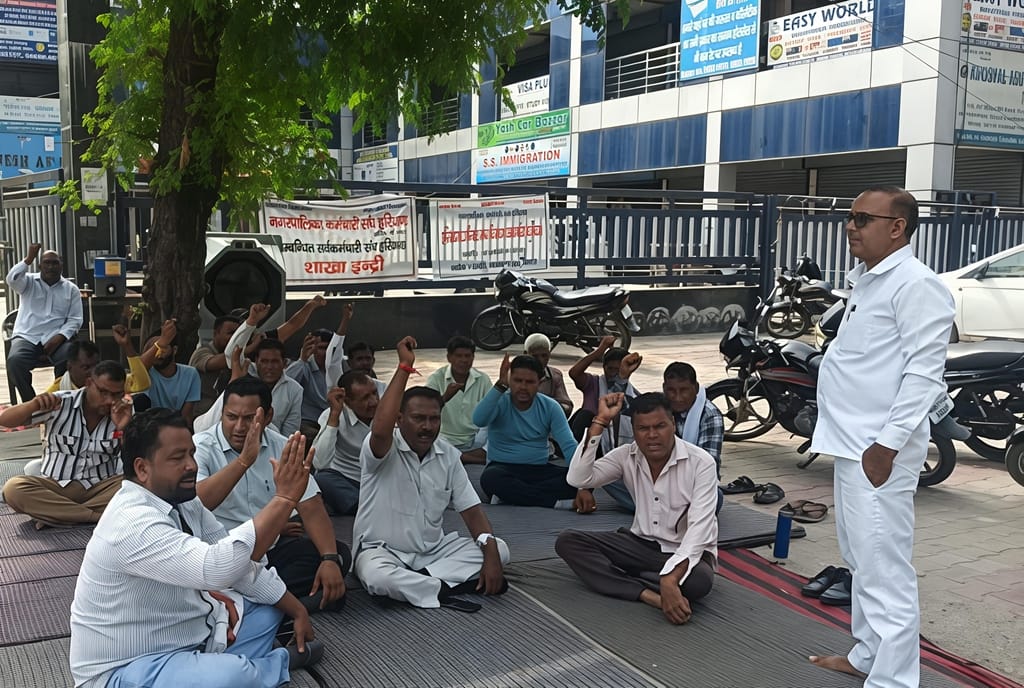 Municipal employees' strike continues for the 25th day.