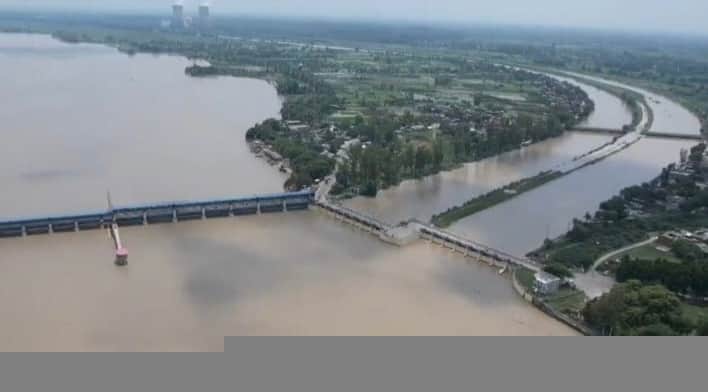 Swelling Ganga one meter below the danger mark