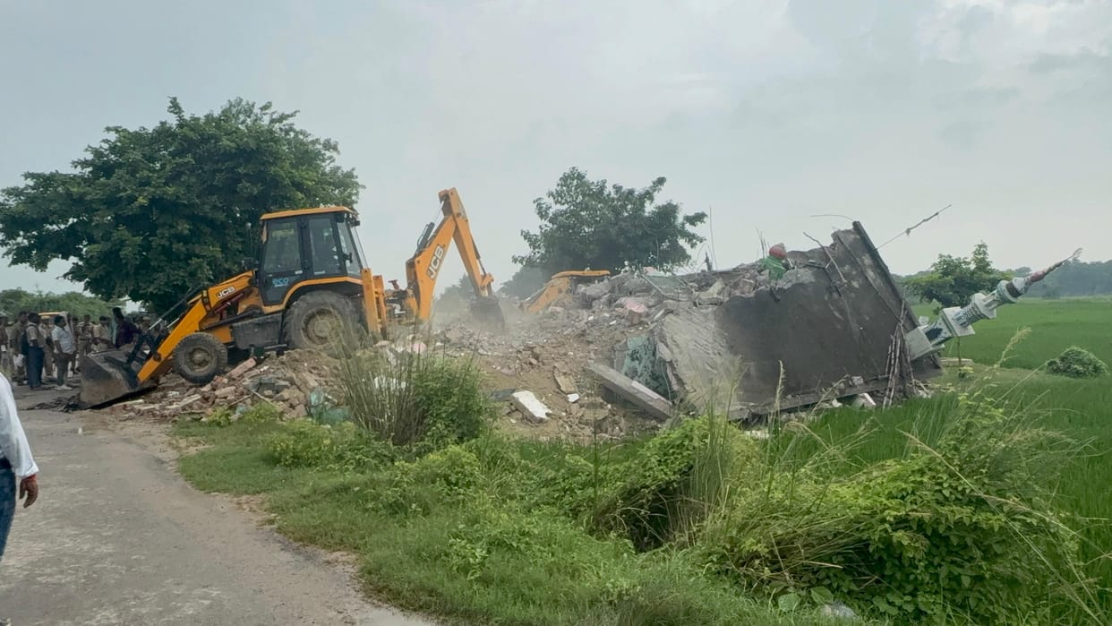 Illegal shrine built on Gram Panchayat grazing land demolished.