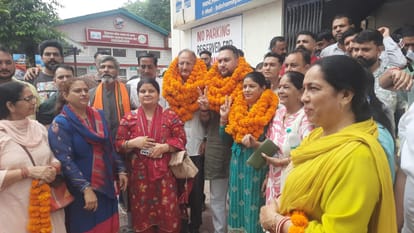 पंचायत विकास समिति हमीरपुर में अध्यक्ष उपाध्यक्ष पद पर निर्वाचित सदस्य विधायक आशीष शर्मा व समर्