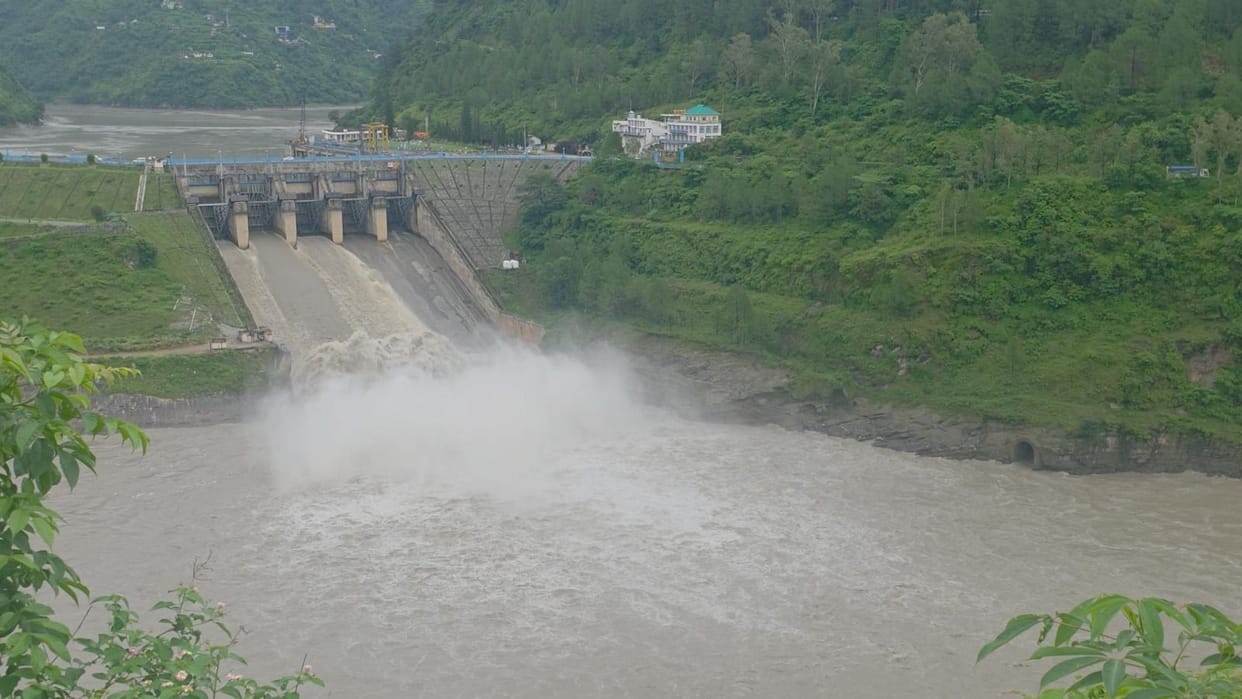 Government gives green signal to 10 MW power project at Pandoh Dam.