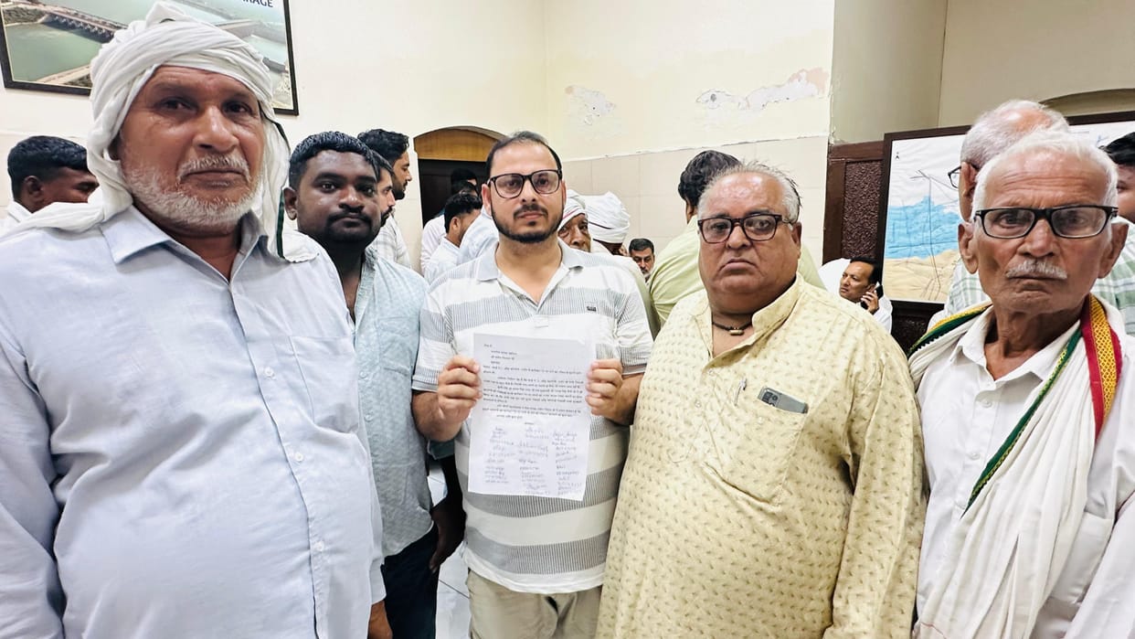 Demand to register houses at collector rates