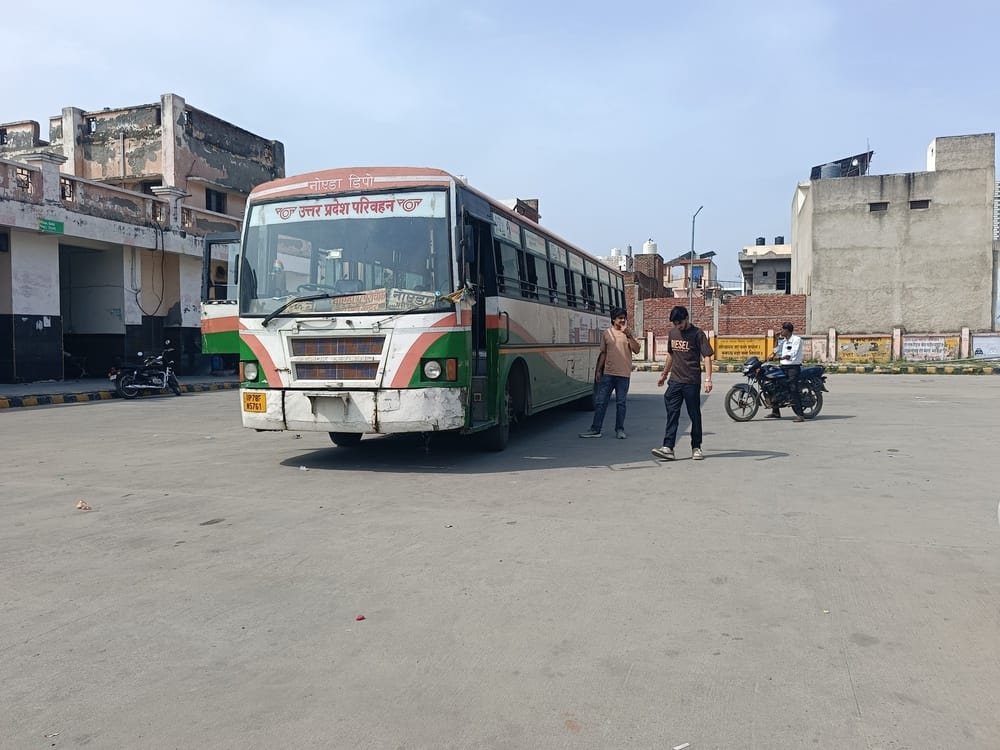 Six buses from Noida departed even before 6 AM.