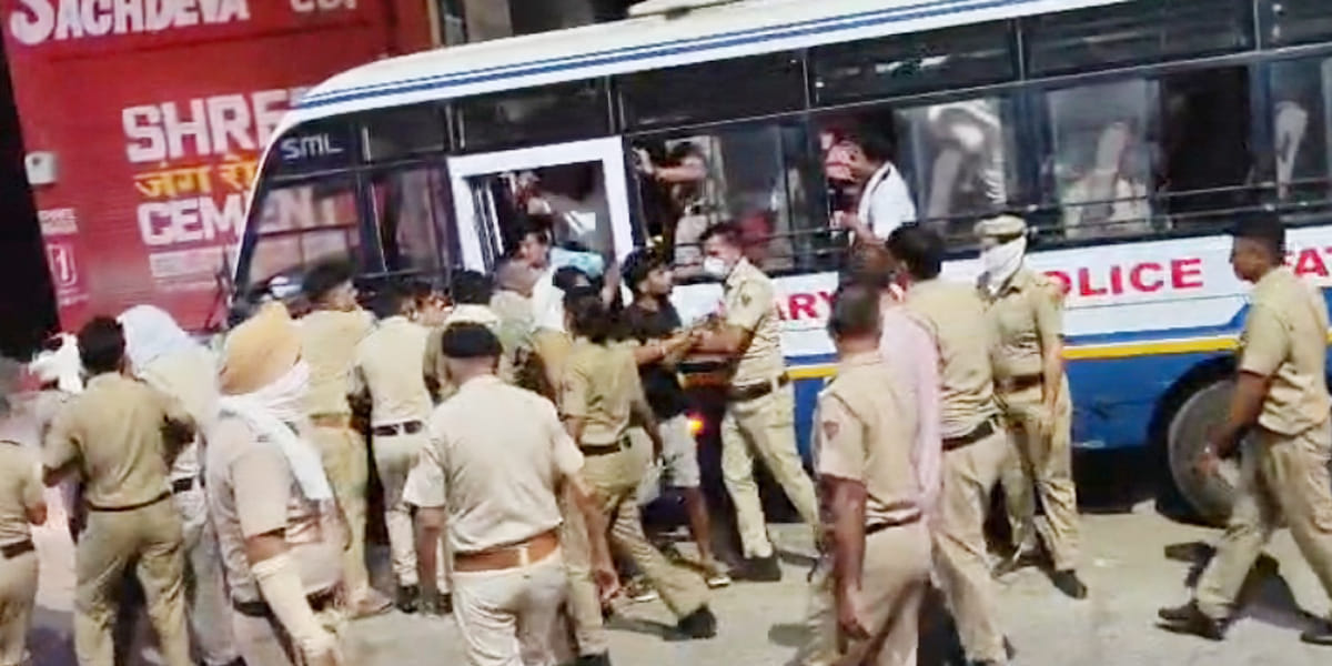 Standoff over garbage lifting; waste cleared in Tohana at midnight.