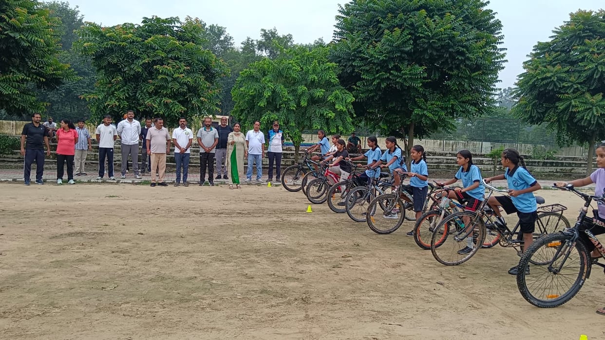Prashant and Prarthana secure first place in the bicycle race