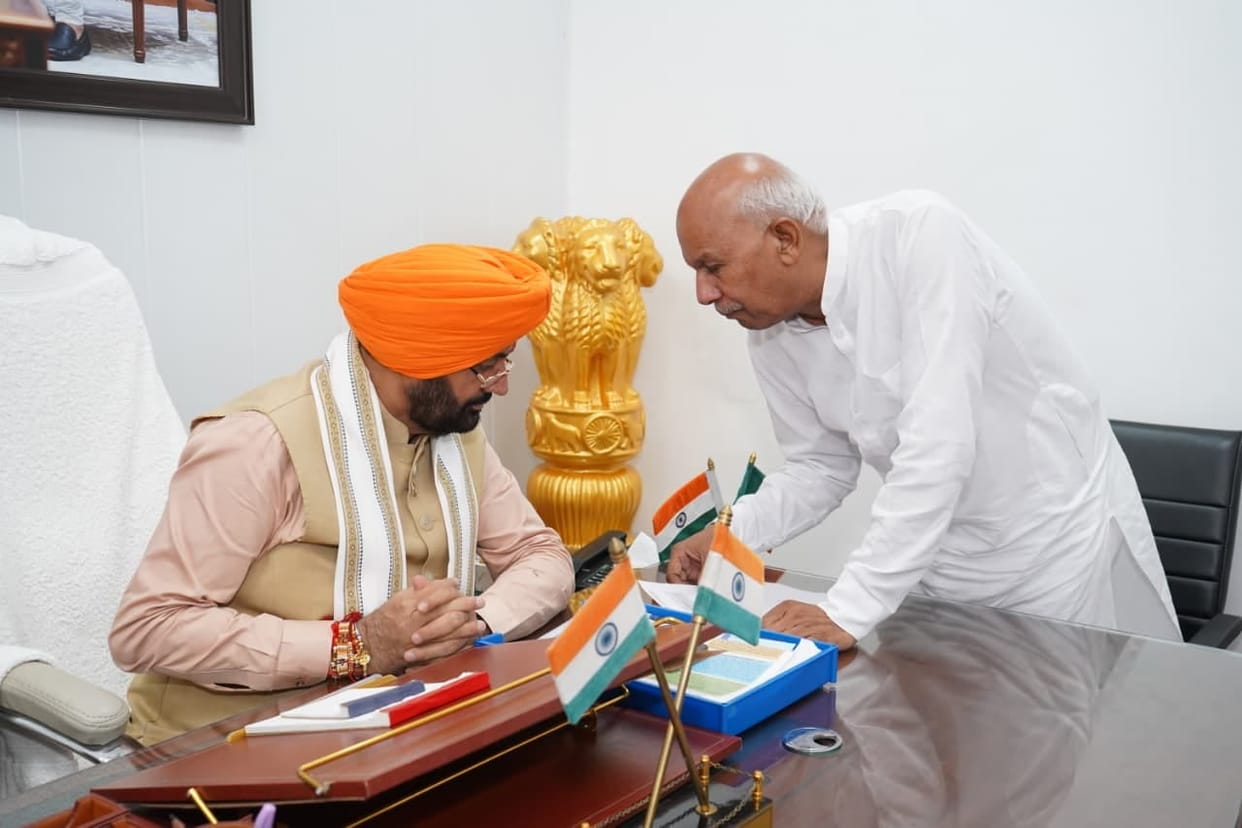 The Chairperson met the Chief Minister regarding the city's development.