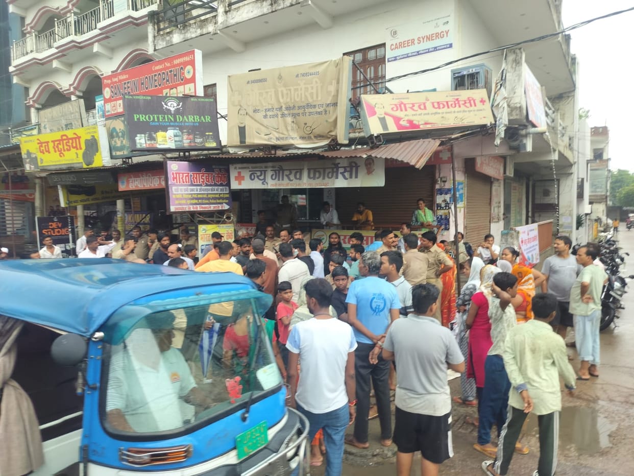 Outrage over waterlogging; traffic blocked on Buddheshwar-Mohan Road