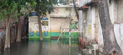 आंगनबाड़ी केंद्र भी जलमग्न