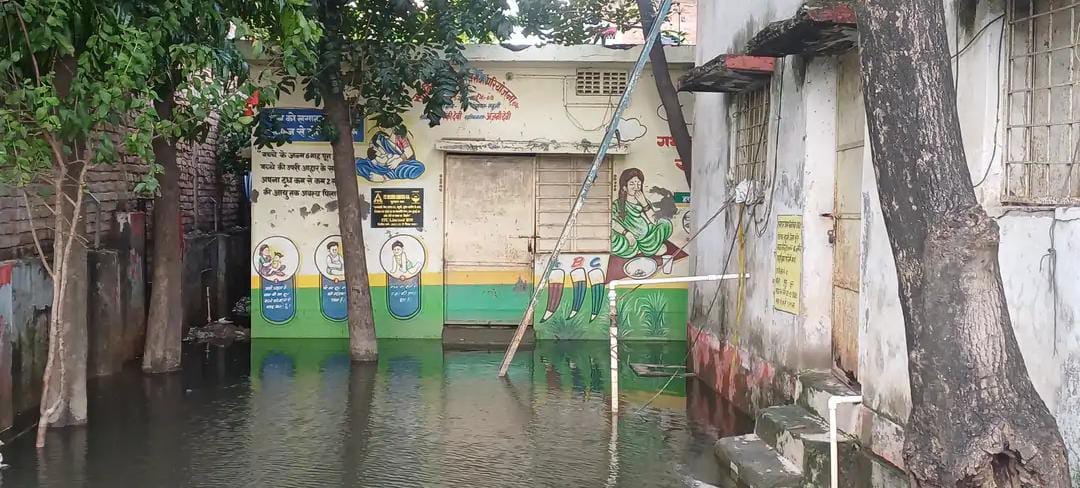 बिहार: मुंगेर में गंगा का जलस्तर घटा, लेकिन दियारा में संकट बरकरार, कुतलुपुर में कटाव से बढ़ी चिंता