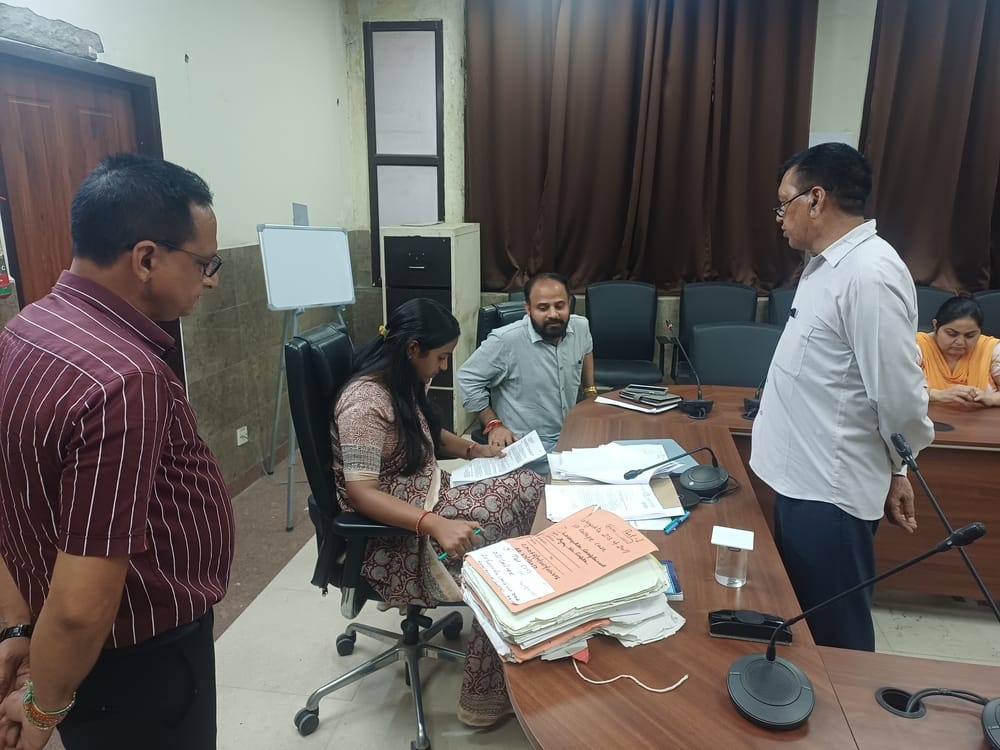 Complaints regarding the dilapidated state of the mini-secretariat and AI-related fraud surfaced at the grievance redressal camp.