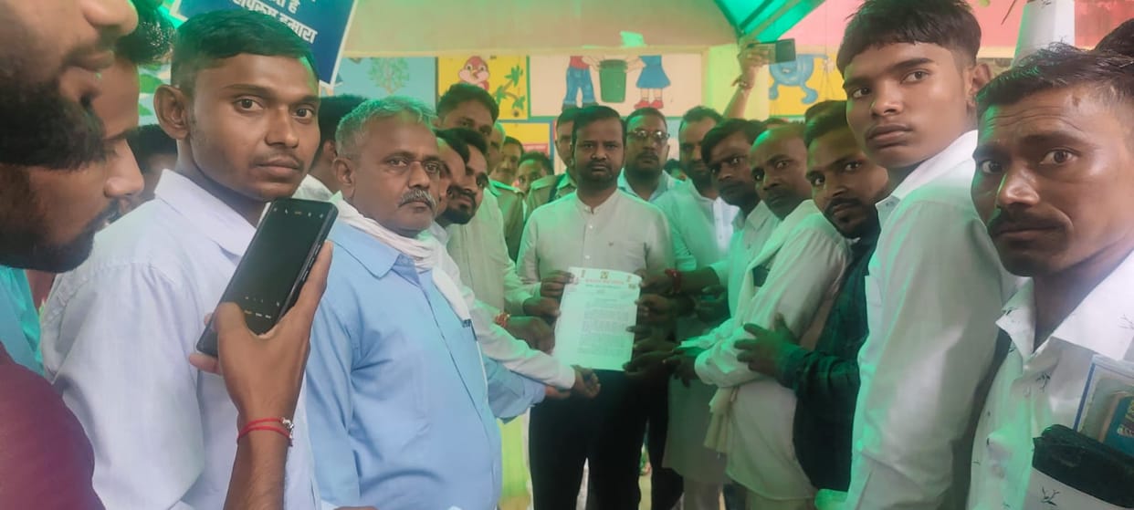 Demand raised to install a statue of Emperor Ashoka; memorandum submitted to the SDM.