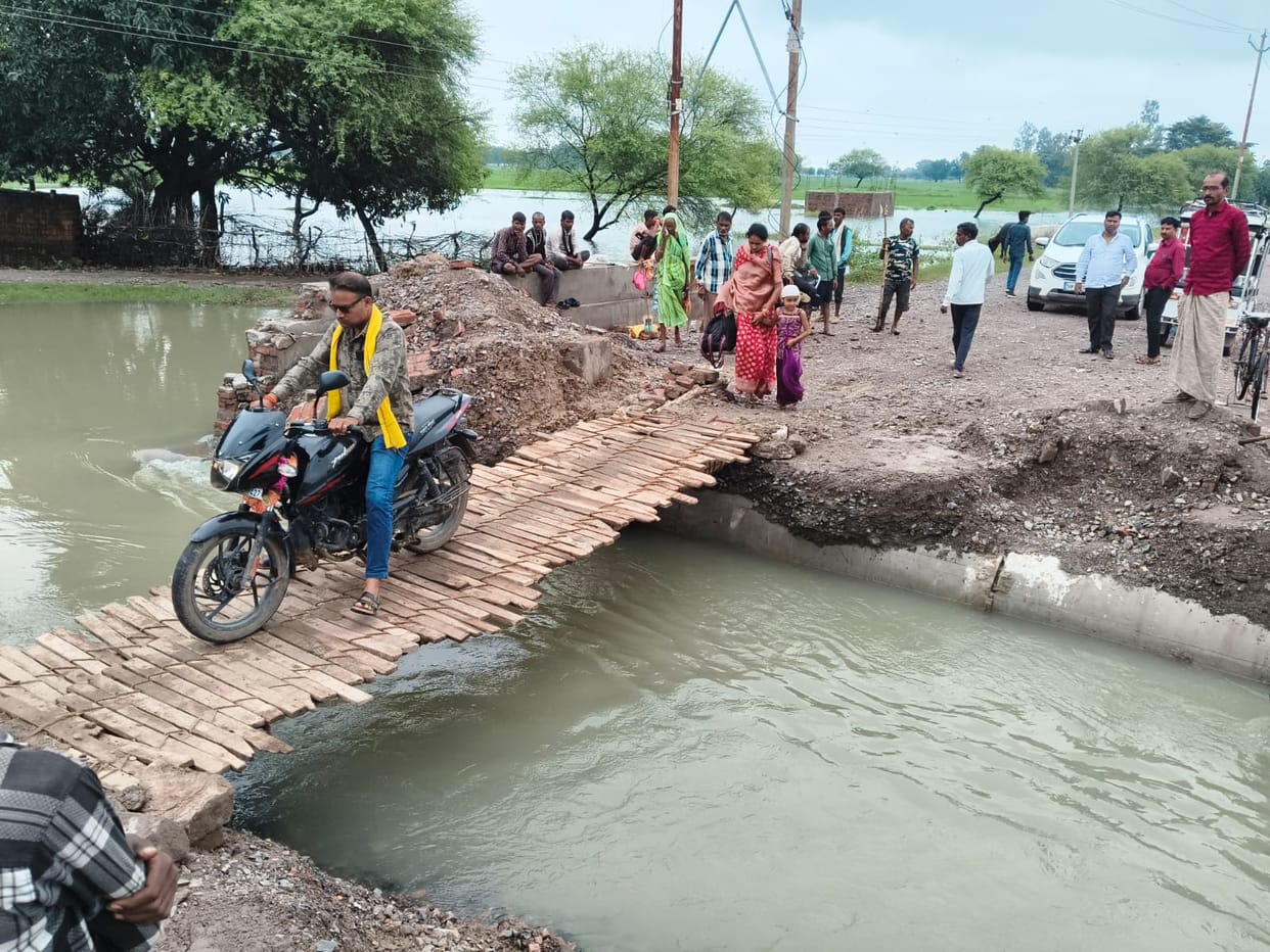 A drain was constructed in Chausad by digging up the road to facilitate drainage.