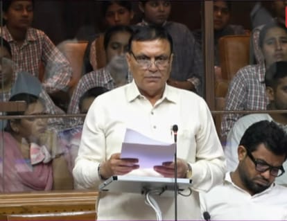 -फोटो 88 : विधानसभा में बहादुरगढ़ विधानसभा से जुड़ी मांगों को रखते हुए विधायक राजेश जून। स्रोत का
