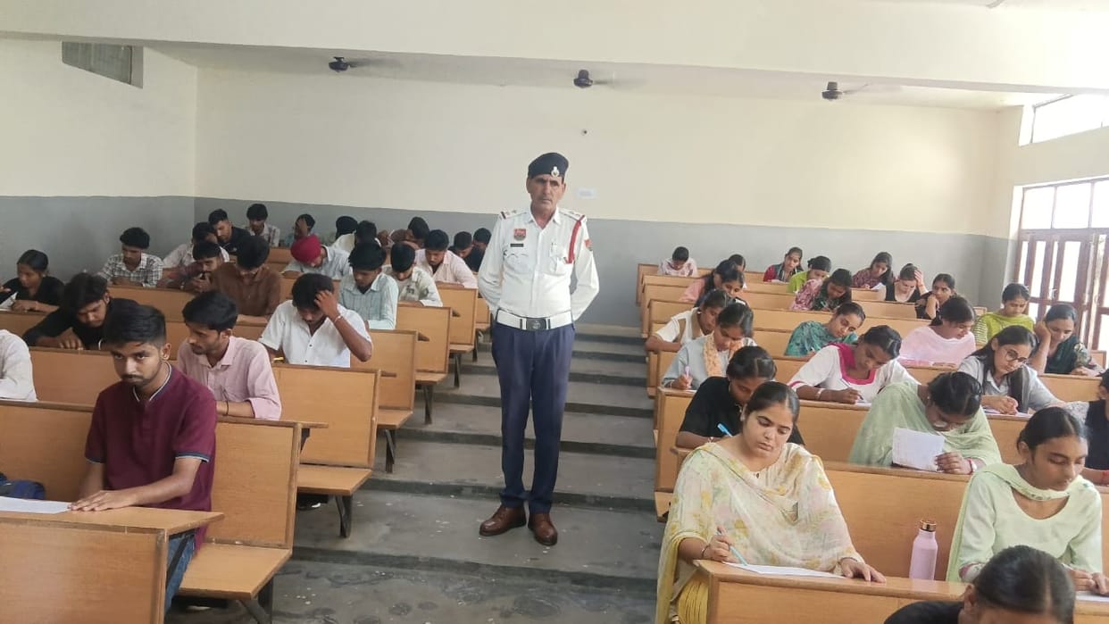 Students' knowledge tested against traffic rules