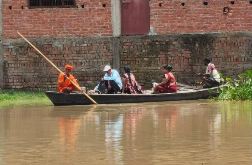 Ganga water entered two neighborhoods in the city's low-lying areas.