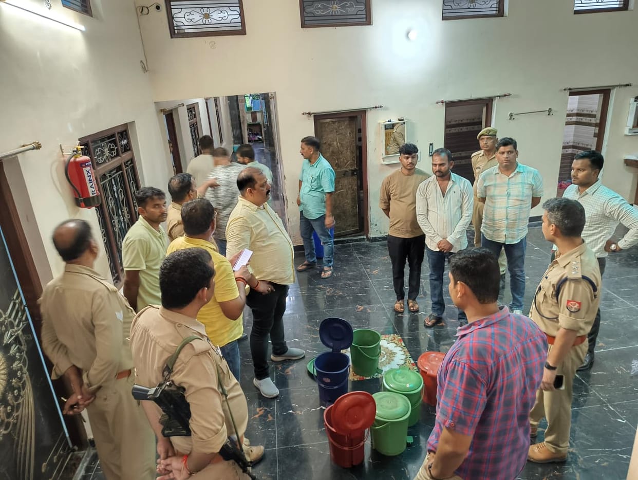 Highway hotel raided over suspicious activities; five detained.
