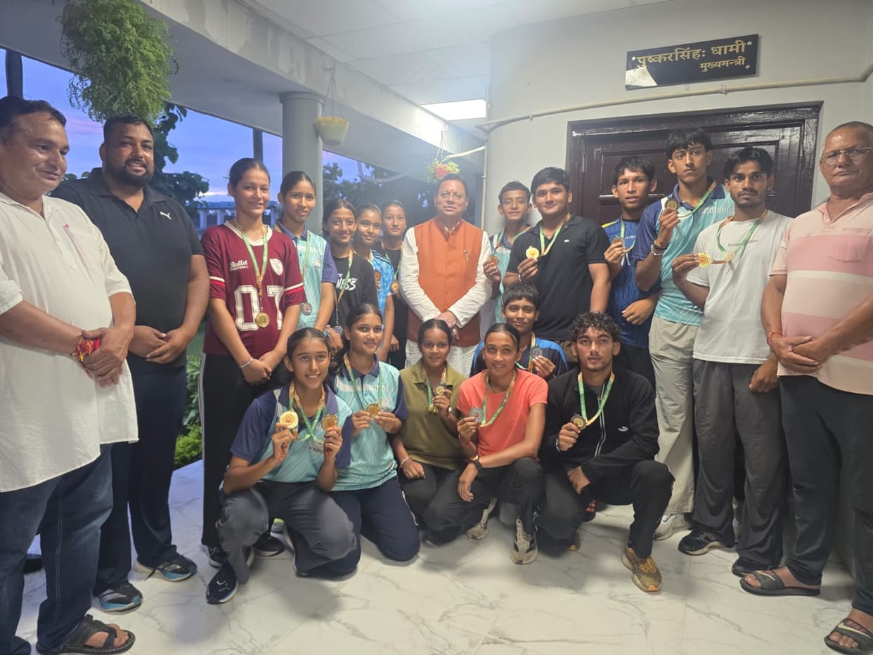 CM interacted with up-and-coming athletes.