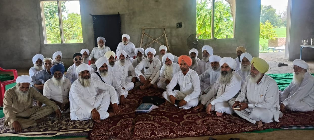 lok panchayt told to accept safai workers demand