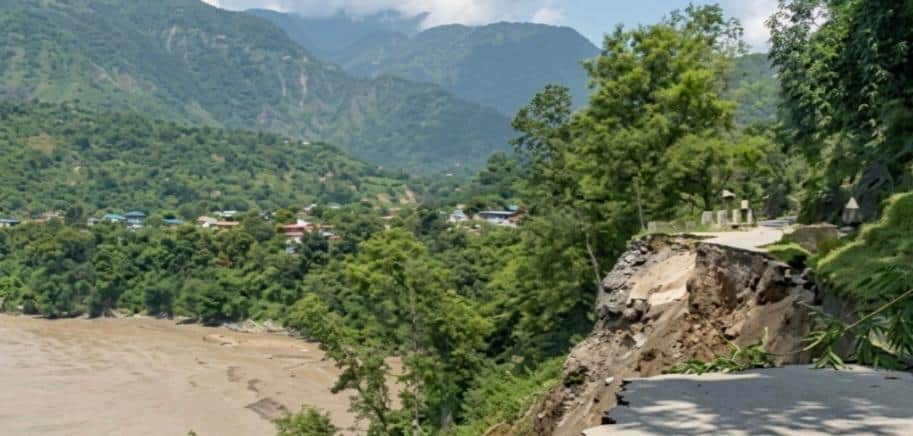 Situation worsens due to landslides; Kathmandu-Mugling route will not open before Dashain.
