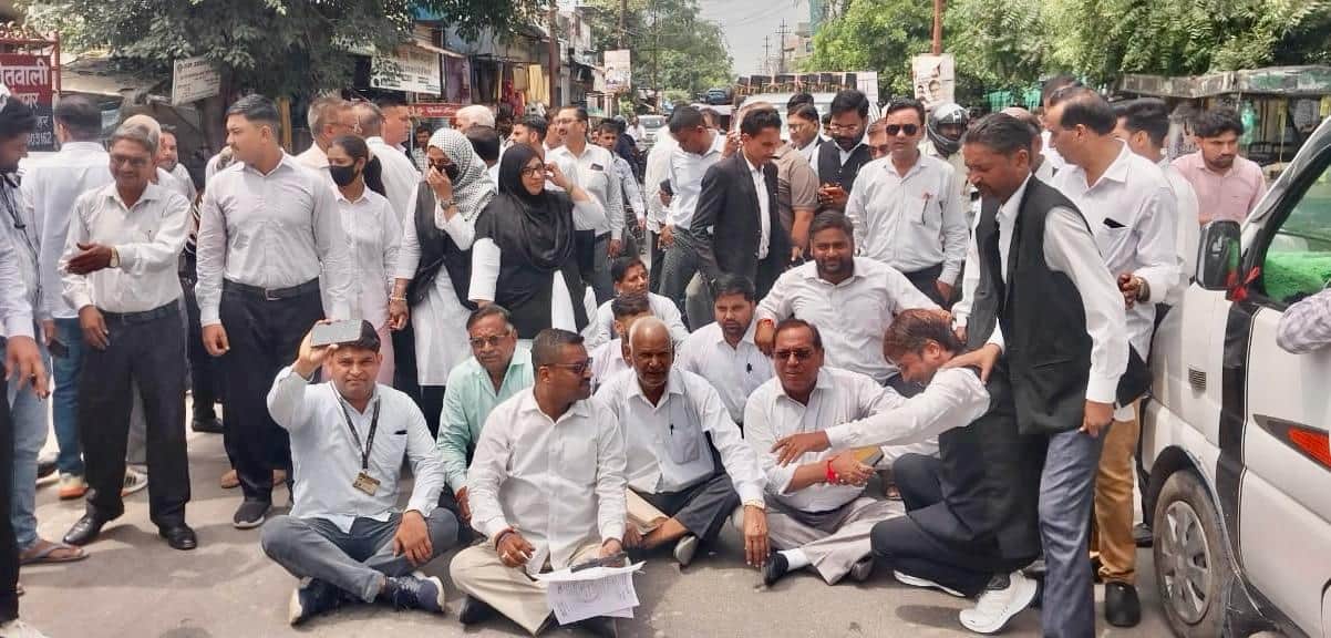 Lawyers besieged the Kotwali police station and staged a road blockade in protest against the murder of Ankur Chaudhary.