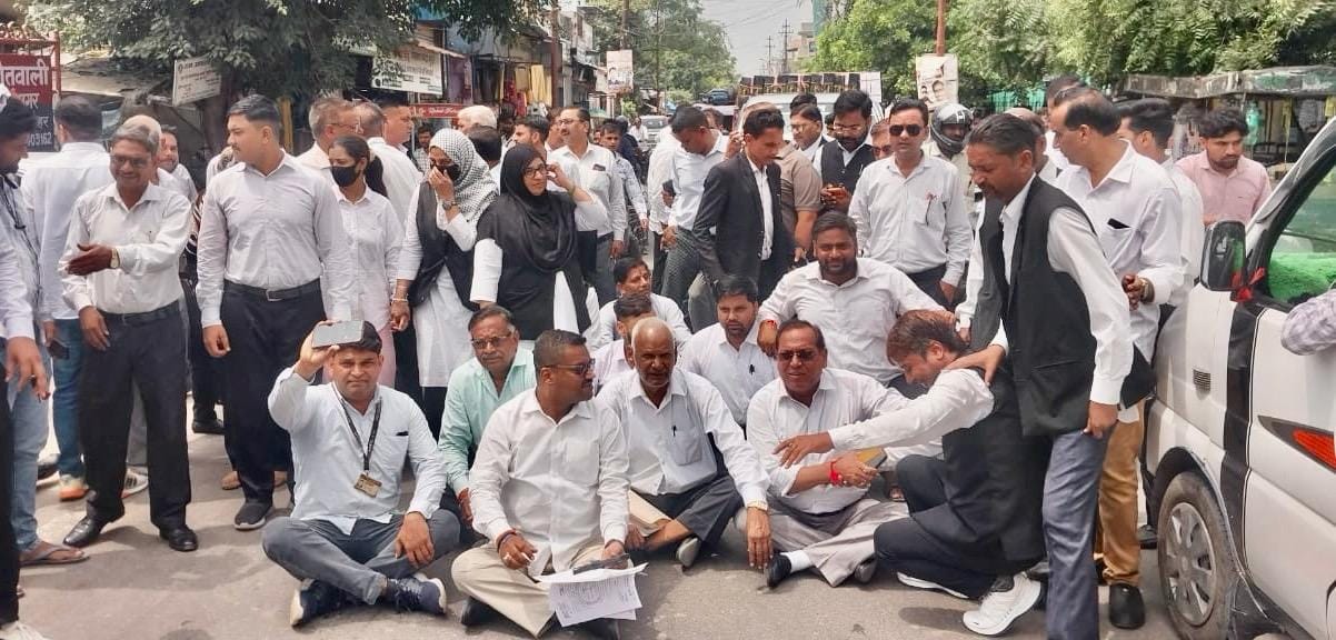 Lawyers besieged the Kotwali police station and staged a road blockade in protest against the murder of Ankur Chaudhary.