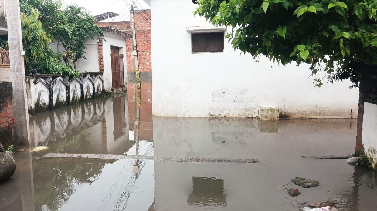 54 mm of rainfall; water accumulated in the streets and neighborhoods