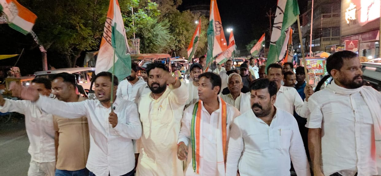 Congress marches against FIR against Rahul Gandhi