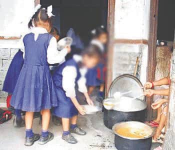 Roti and vegetables missing from mid-day meal, 'Thari' given
