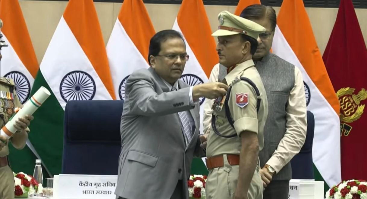 Jagdish Kumar from Ghumarwin receives President's Medal for the third time.