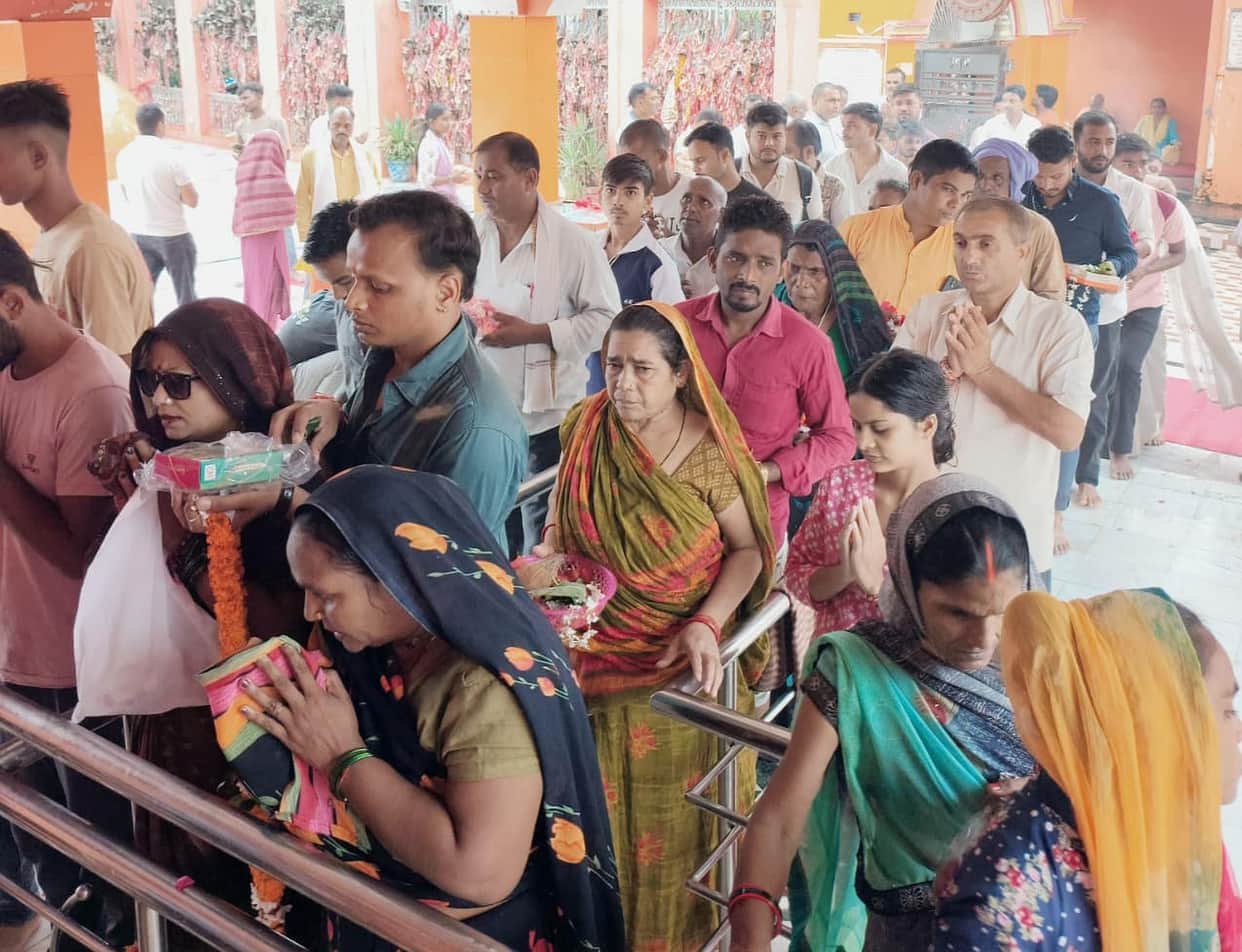 Devotees paid obeisance at major Shaktipeeths.