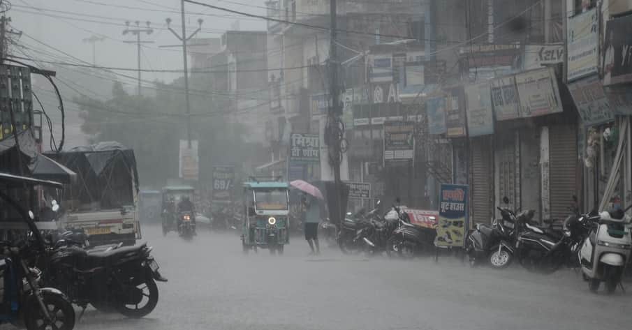 सोमवार को सुबह हुई जोरदार बारिश। संवाद