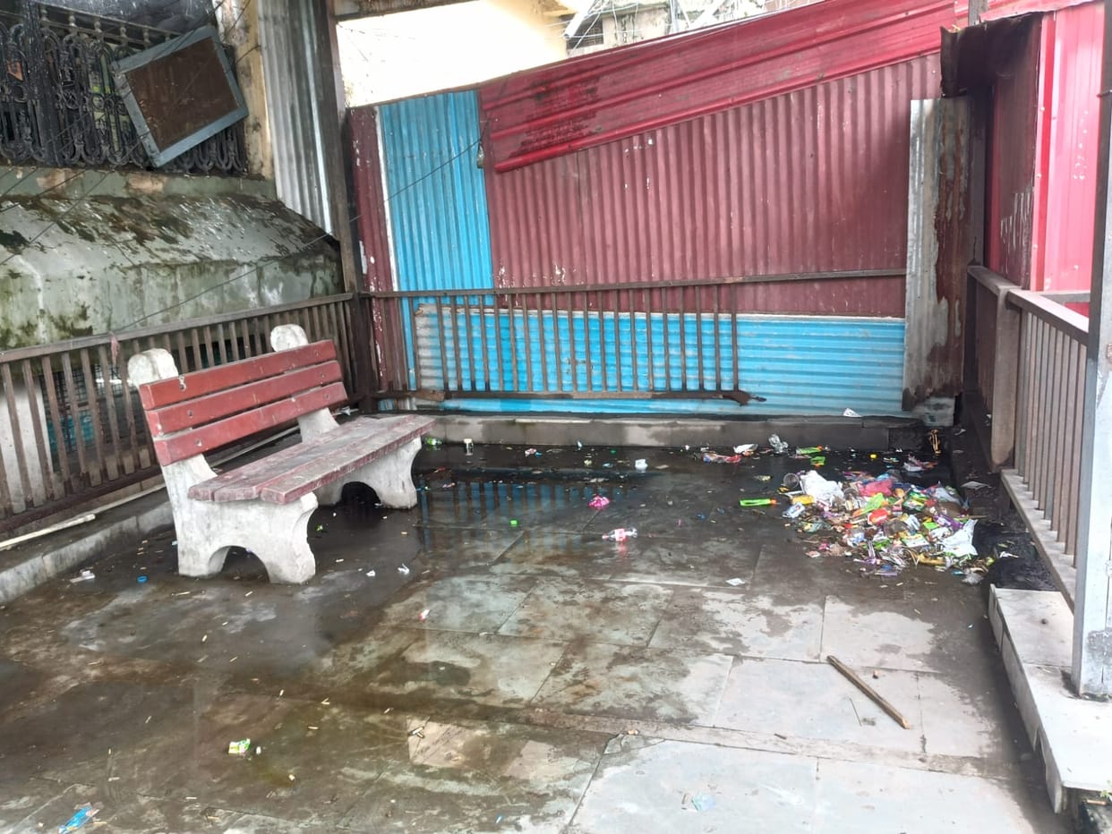 Varsha Shalika at Delhi Gate has become a den of filth and drug addicts.