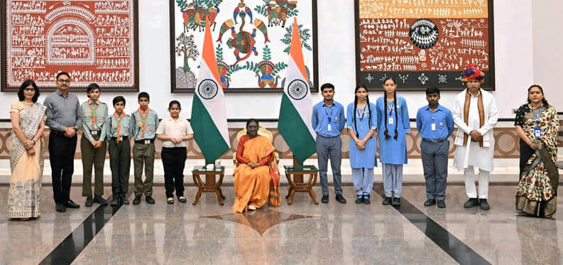 Students met President Murmu