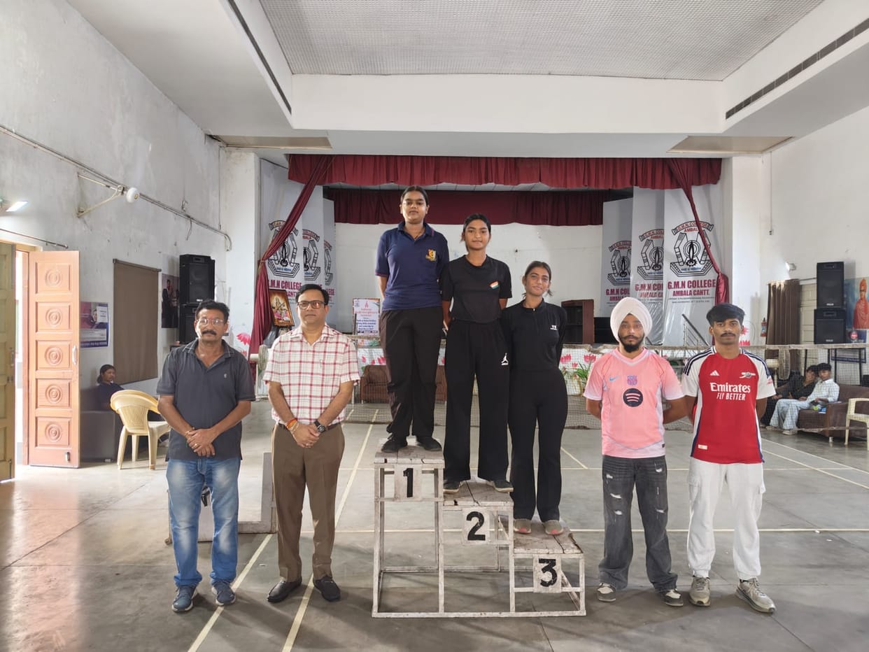 Yana and Dr. Dharmveer won the badminton competition.