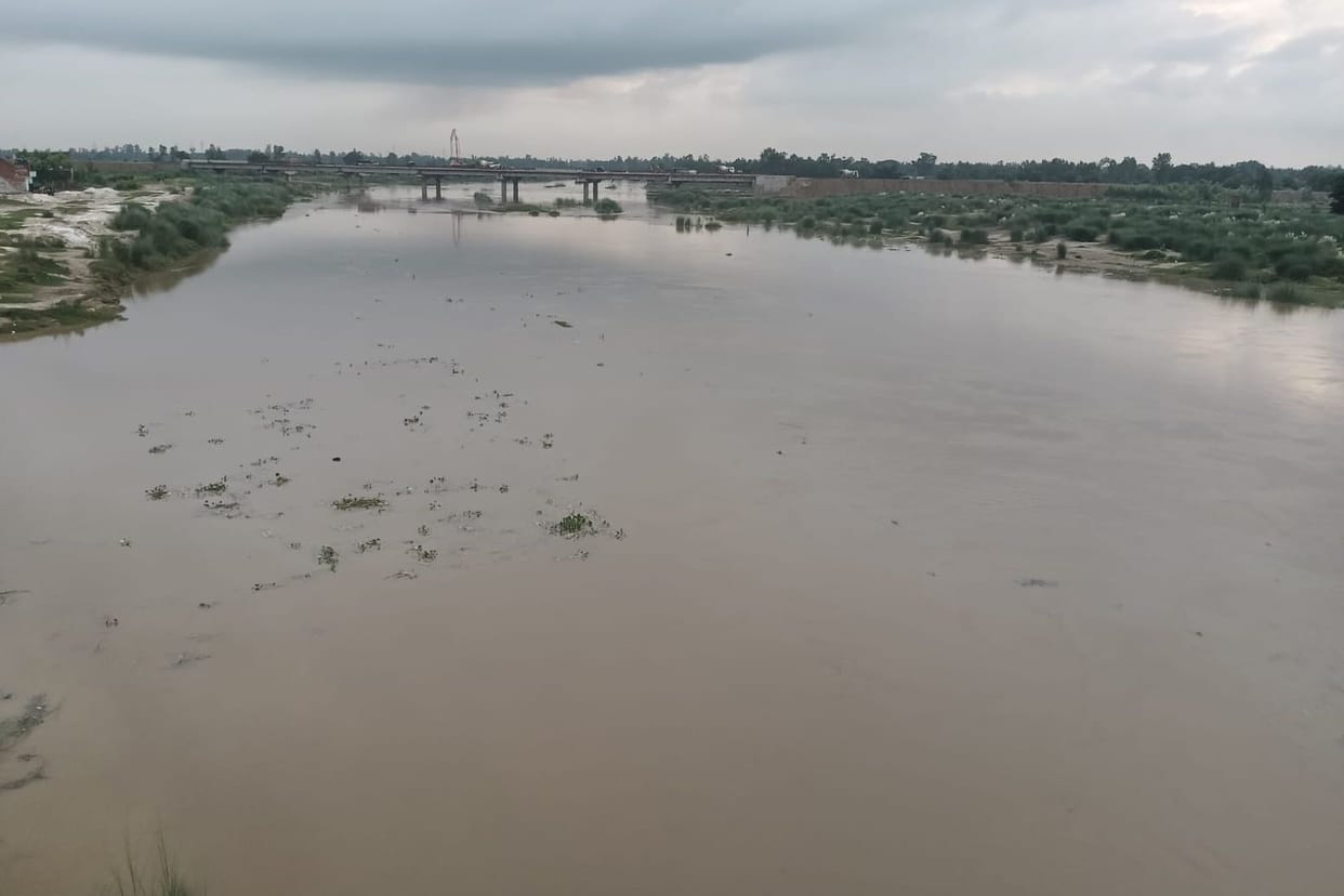 21,560 cusecs of water released into the Garra; water level could rise by two meters.