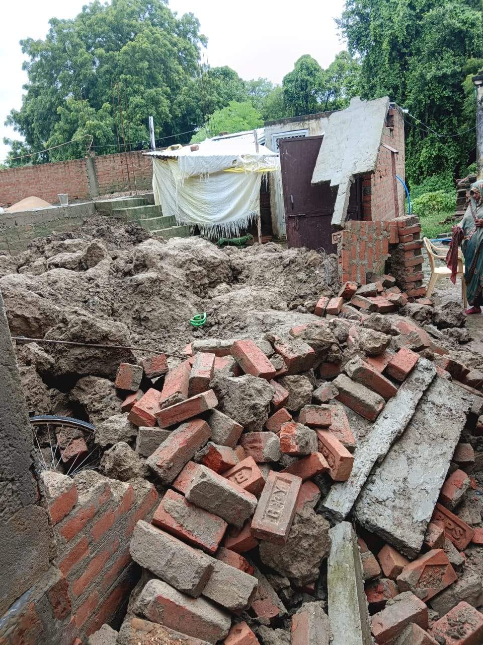 Farmer injured after mud wall collapses in Dahia village