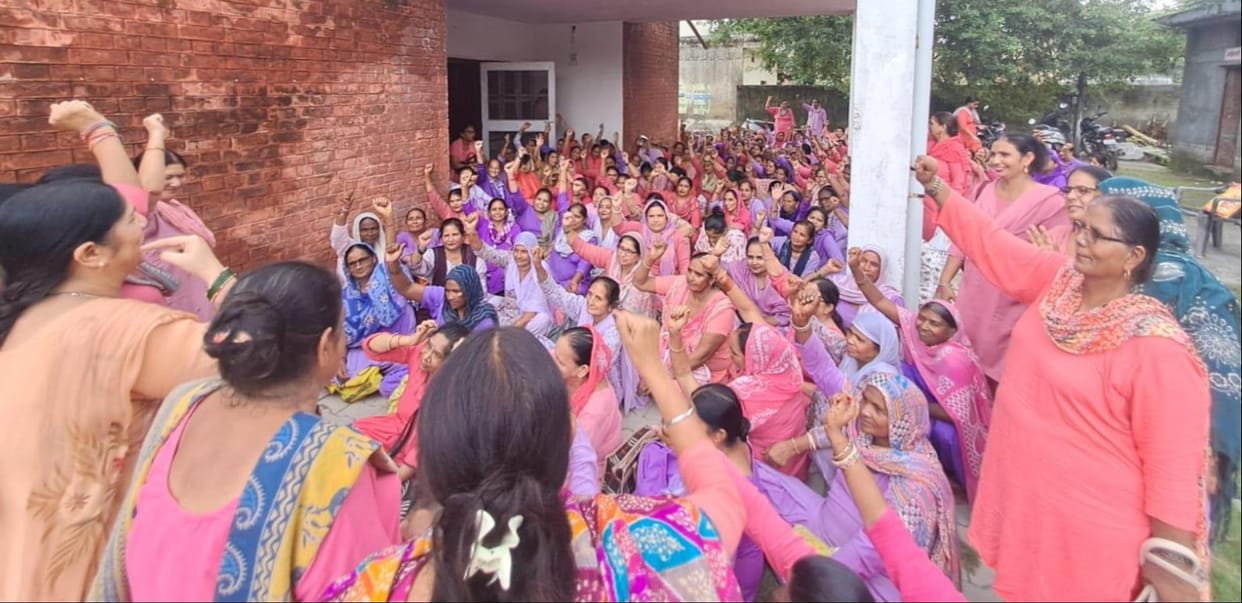 Locks were placed on Anganwadi centers, and slogans were raised against the government