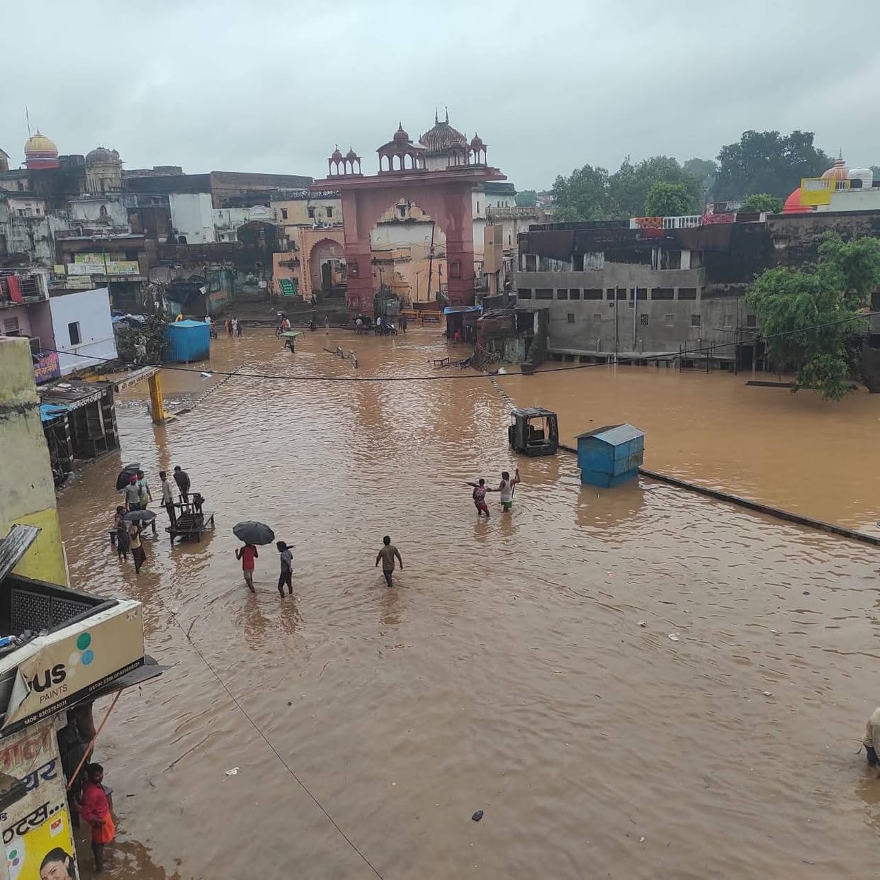 Mandakini 4.5 meters above danger mark; Ramghat submerged again.