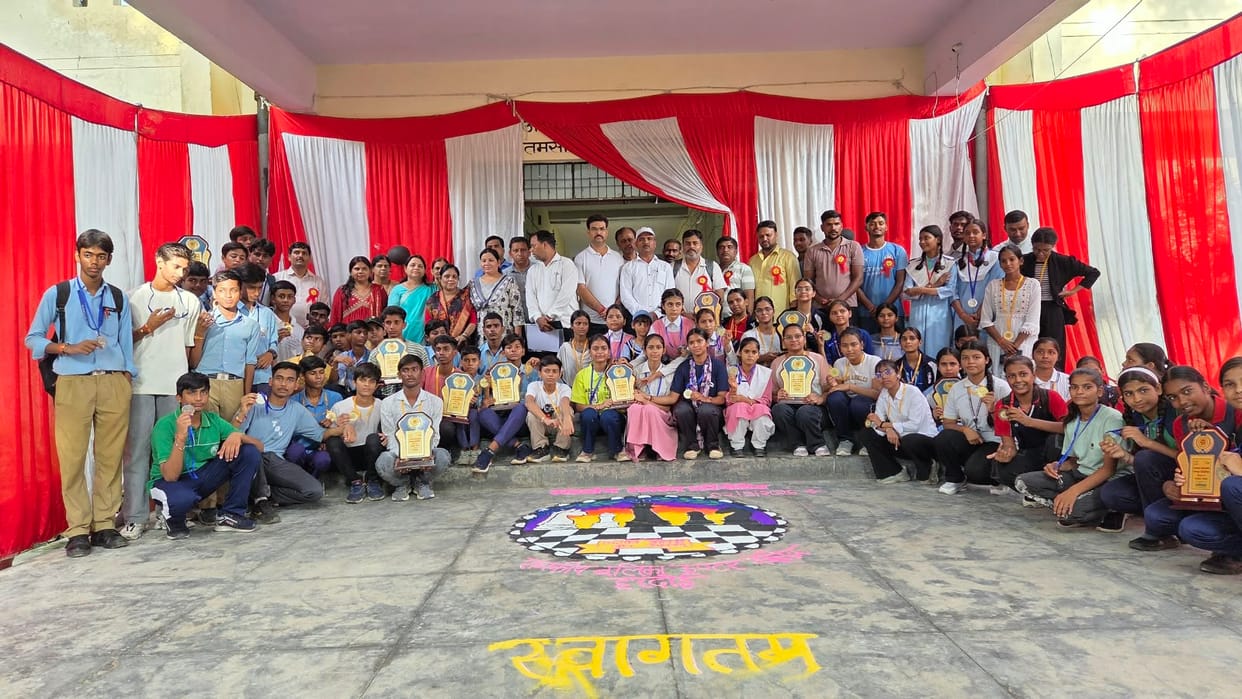 Seven chess players from the district selected for the state level.