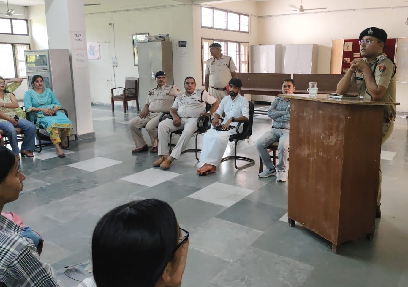-फोटो 90 : कार्यक्रम में मौजूद अतिथि व कॉलेज स्टाफ। स्रोत कॉलेज