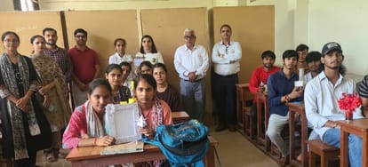 फोटो - राजकीय कॉलेज, बरोदा में प्रतियोगिता में शामिल विद्यार्थी। स्रोत - प्रवक्ता