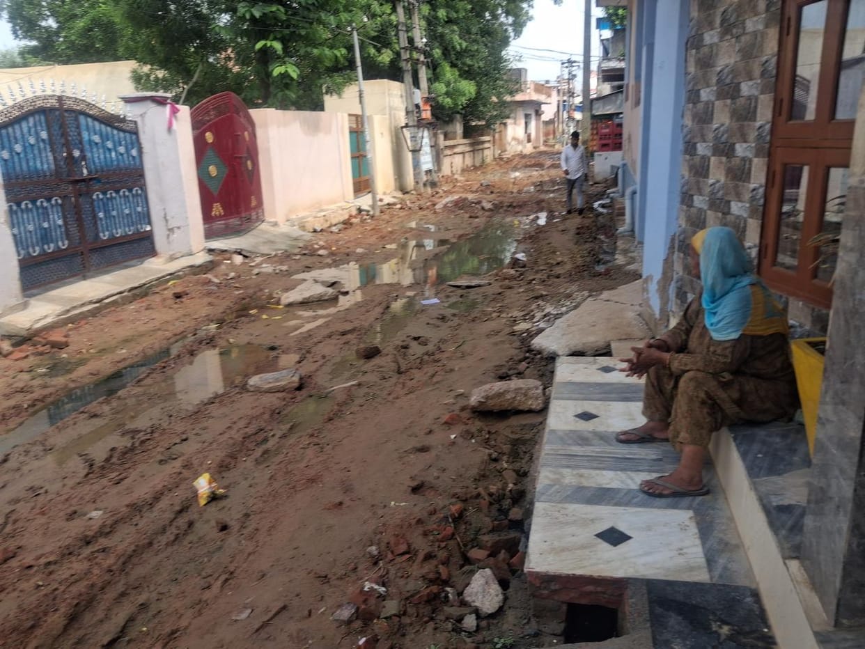 Villagers complained about the blocking of the road.