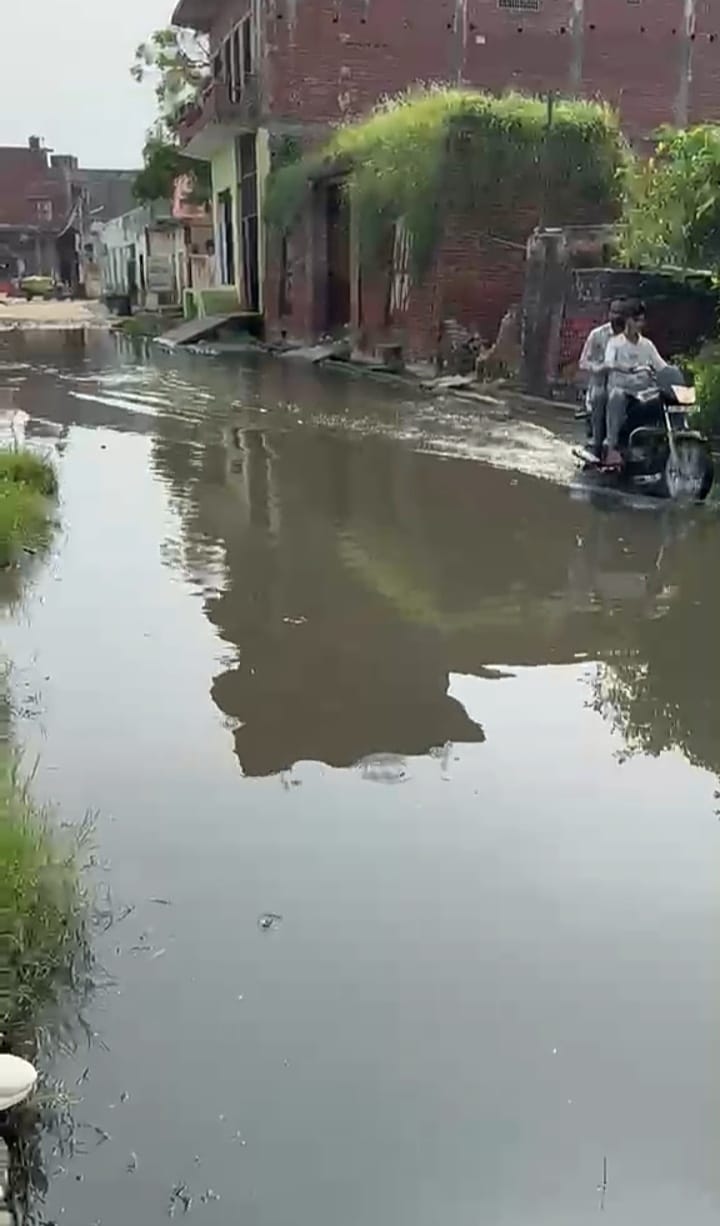 Drainage water has been accumulating on the main road in Rachhauti for two months.