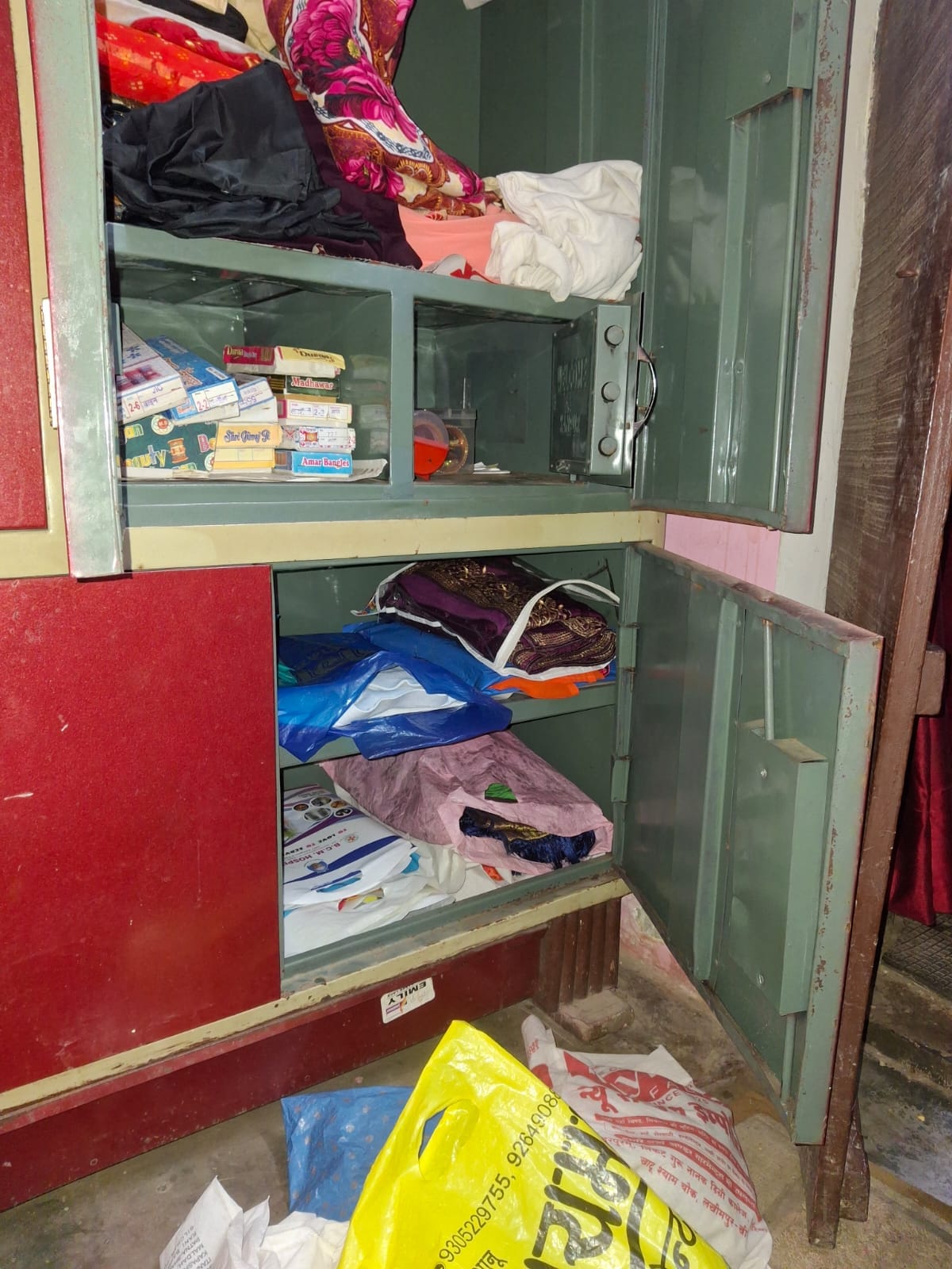 Thieves entered the house and stole goods worth two lakhs