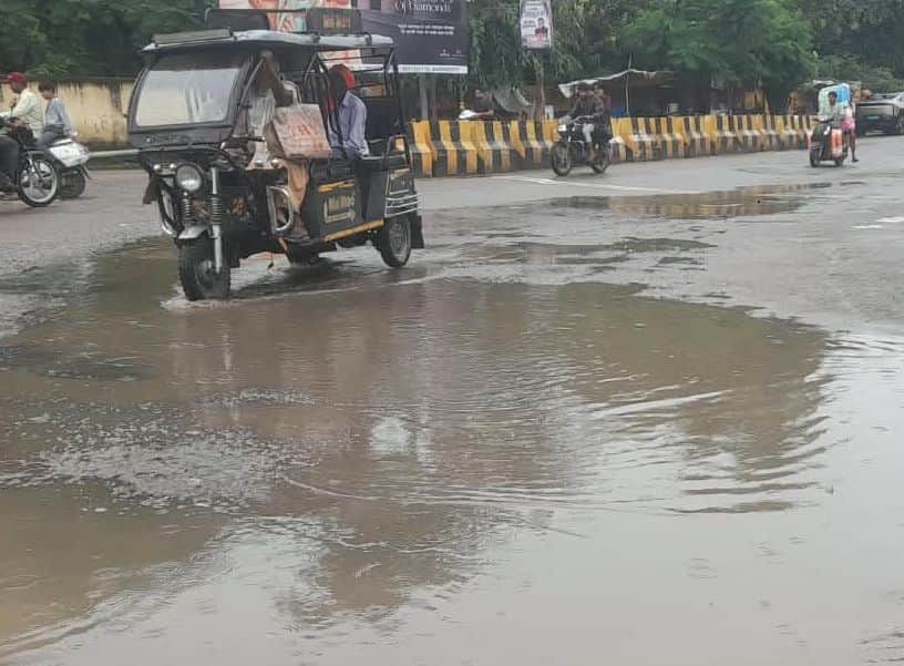 Temperature drops by three degrees due to 21 mm of rainfall.