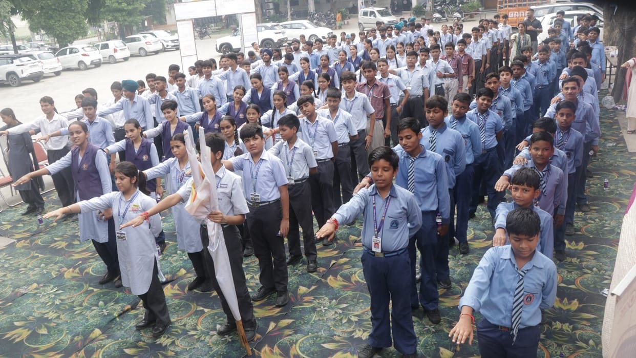 Students spread the message of cleanliness; the city echoed with slogans