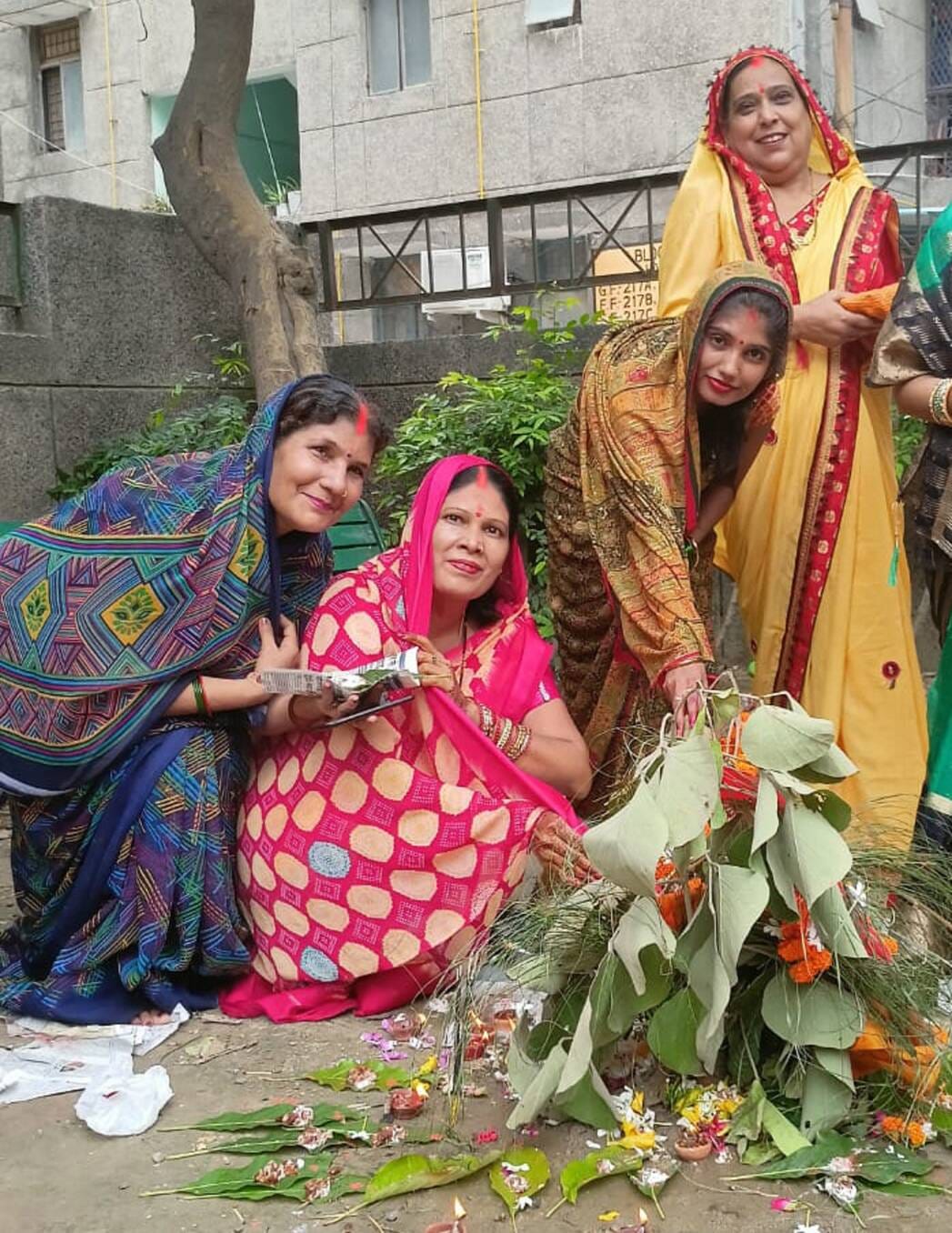 Women celebrated the Hal-Shashti festival.