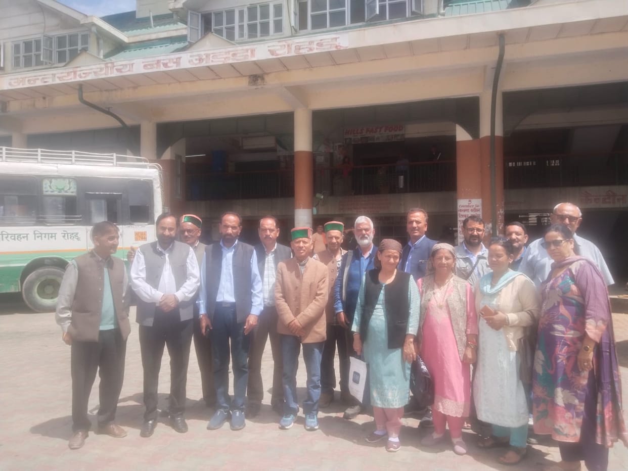 The monthly meeting of the Rohru unit was held at the New Bus Stand on Wednesday