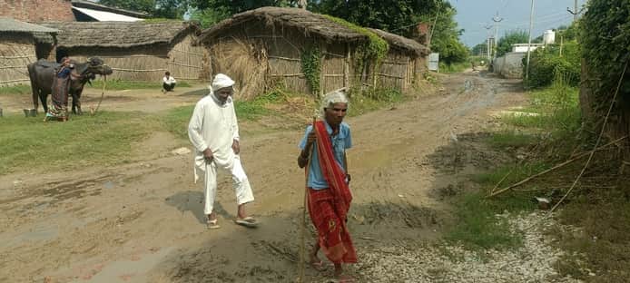 Saryu Villagers keeping night-long vigil shortage of fodder and medicines children facing difficulties