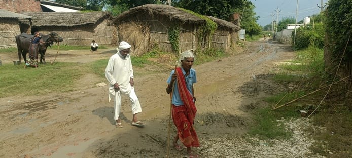 Saryu Villagers keeping night-long vigil shortage of fodder and medicines children facing difficulties